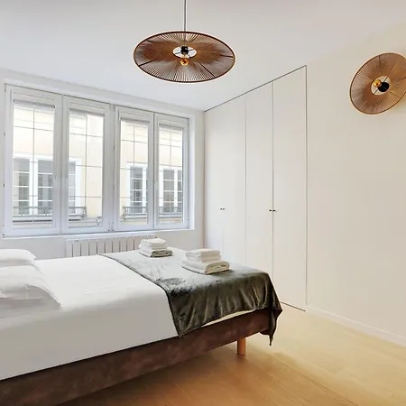 Magnificent 2 Bed Flat - Bastille-st Antoine - Mobility Lease * Parigi